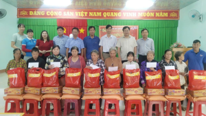 ĐẢNG ỦY – HĐND – UBND – UBMTTQ Việt Nam Xã Phú Vinh Tặng Quà Tết Cho Hộ Nghèo, Hộ Có Hoàn Cảnh Khó Khăn Nhân Dịp Xuân Bính Ngọ Năm 2026