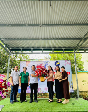 Lãnh Đạo Xã Phú Vinh Thăm, Chúc Mừng Trạm Y Tế Xã Nhân Ngày Thầy Thuốc Việt Nam 27/02