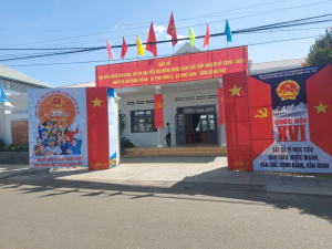 CỬ TRI XÃ PHÚ VINH HƯỚNG VỀ NGÀY HỘI TOÀN DÂN: MỖI LÁ PHIẾU, MỘT NIỀM TIN