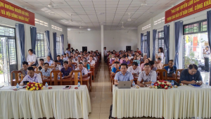 UBND xã Phú Vinh tổ chức tập huấn kỹ thuật trồng sầu riêng cho bà con nông dân