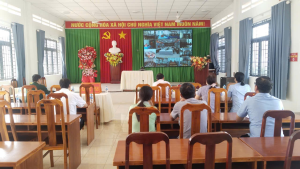 Xã Phú Vinh tham dự họp trực tuyến phiên họp UBND tỉnh