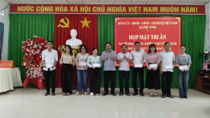 Xã Phú Vinh: Tổ Chức Họp Mặt Tri Ân Người Hoạt Động Không Chuyên Trách Kết Thúc Hoạt Động