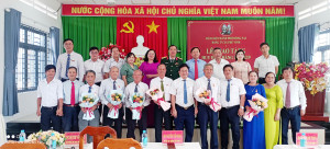 ĐẢNG ỦY XÃ PHÚ VINH TỔ CHỨC TRAO TẶNG HUY HIỆU 35 NĂM TUỔI ĐẢNG CHO ĐẢNG VIÊN ĐỢT 02/09/2026
