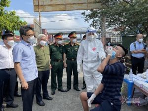 Phó Thủ tướng Vũ Đức Đam: Tránh lãng phí khi xét nghiệm Covid-19