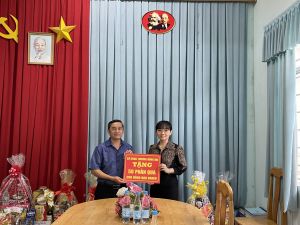 TRAO QUÀ TẾT TẠI THÀNH PHỐ BIÊN HÒA