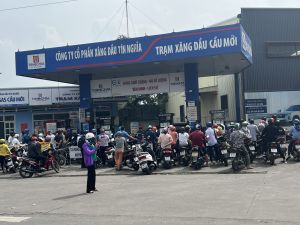 Tính đến 12h00 ngày 01-11, trên địa bàn tỉnh Đồng Nai có 98 cửa hàng thông báo hết xăng/dầu hoặc hết cả xăng và dầu.