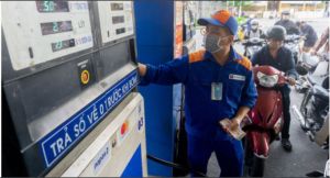 ​Tính đến 12h00 ngày 02-11, trên địa bàn tỉnh Đồng Nai có 80 cửa hàng thông báo hết xăng/dầu hoặc hết cả xăng và dầu (giảm 18 cửa hàng so với ngày 01/11)