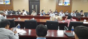 Tham dự phiên họp thứ tư của Ban chỉ đạo cải cách hành chính của chính phủ