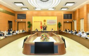 Ngày 22/12/2022, tại Nhà Quốc hội, dưới sự chủ trì của Ủy viên Trung ương Đảng, Chủ nhiệm Ủy ban Pháp luật Hoàng Thanh Tùng, Ủy ban Pháp luật của Quốc hội tổ chức phiên giải trình về “Việc thực hiện yêu cầu của Luật Cư trú về hạn chế xuất trình giấy tờ, t