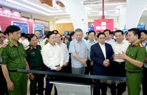 ​Thủ tướng Chính phủ Phạm Minh Chính, Chủ tịch Ủy ban Quốc gia về chuyển đổi số nhấn mạnh nội dung trên trong phát biểu khai mạc Hội nghị sơ kết 6 tháng đầu năm 2023 về Đề án 06 của Chính phủ và Chuyển đổi số quốc gia.