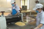 Doanh số sụt giảm hơn 50% vì Covid p2