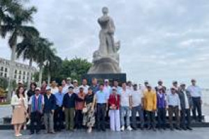 Người có uy tín trong đồng bào dân tộc thiểu số góp phần gìn...