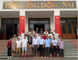 Đoàn đại biểu người có uy tín trong đồng bào dân tộc thiểu...