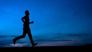 Tập thể dục tối muộn có thể ảnh hưởng xấu đến chất lượng giấc ngủ (18-4)