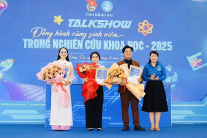 Đồng hành cùng sinh viên nghiên cứu Khoa học