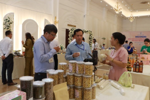 Chú trọng ứng dụng công nghệ thông tin và thích ứng với bối cảnh chuyển đổi số, chuyển đổi xanh trong các hoạt động bảo vệ quyền lợi người tiêu dùng