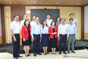 Trường Đại học Quốc tế Hồng Bàng làm việc với Sở Khoa học và...