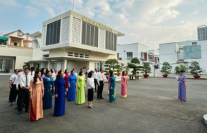 CBCC, người lao động Sở Ngoại vụ sinh hoạt dưới cờ