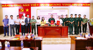BAN CHỈ ĐẠO CÔNG TÁC BIÊN GIỚI THÀNH PHỐ ĐỒNG NAI BÀN GIAO HỒ SƠ MỐC GIỚI TẠI XÃ THIỆN HƯNG