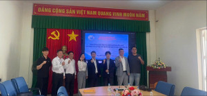 Đại diện Phòng Lao động, Trung tâm Dịch vụ việc làm chụp hình lưu niệm cùng đoàn công tác của quận Hamyang, tỉnh Gyeongnam, Hàn Quốc ngày 23/3/2026