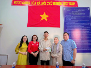 CHUNG TAY LAN TỎA YÊU THƯƠNG  – THĂM HỎI GIA ĐÌNH CÁC CHÁU TRẦN GIA THÁI H. TẠI ẤP 1, XÃ SÔNG RAY