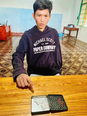 Công an xã Sông Ray bắt giữ 01 đối tượng tàng trữ trái phép chất ma tuý