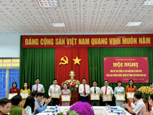 HỘI NGHỊ TỔNG KẾT UBND XÃ SÔNG RAY NĂM 2025: ĐOÀN KẾT - ĐỔI...