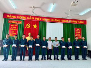 ĐẢNG ỦY, HĐND, UBND, ỦY BAN MTTQ VIỆT NAM XÃ SÔNG RAY THĂM, ĐỘNG VIÊN CHIẾN SĨ MỚI NHẬP NGŨ NĂM 2026 TẠI CÁC ĐƠN VỊ HUẤN LUYỆN