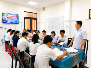 HĐND XÃ TRIỂN KHAI GIÁM SÁT HOẠT ĐỘNG TRẠM Y TẾ VÀ THỰC HIỆN CHÍNH SÁCH ĐỐI VỚI CỘNG TÁC VIÊN Y TẾ ẤP TẠI XÃ SÔNG RAY
