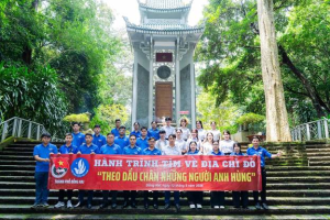 CHI ĐOÀN SỞ TƯ PHÁP ĐỒNG NAI THAM GIA HÀNH TRÌNH VỀ ĐỊA CHỈ ĐỎ “THEO DẤU CHÂN NGƯỜI ANH HÙNG”