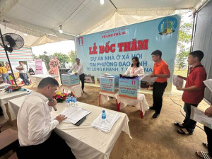 Công ty TNHH Tư vấn Thiết kế và xây dựng Thành Thắng đã tổ chức buổi lễ bốc thăm quyền mua nhà ỡ xã hội tại Dự án Khu Nhà ở xã hội phường Bảo Vinh.