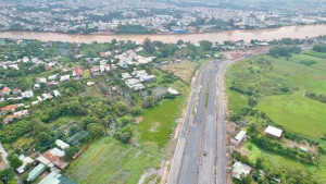 Tiến độ thực hiện cầu Thống Nhất và đường trục trung tâm Biên Hòa đang được đẩy nhanh thi công