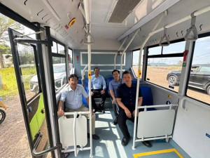 kiểm tra, chuẩn bị đưa 15 xe buýt điện vào hoạt động trong 03/2026 (tuyến xe buýt số 9 đi từ Bến xe Biên Hòa đến Núi Cúi)