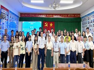 Bác sĩ trẻ nhiệt huyết vì sức khỏe người dân