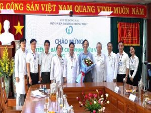 Thay khớp háng cho cụ bà 104 tuổi
