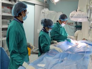 Can thiệp thành công ca hẹp khít van động mạch phổi đầu tiên