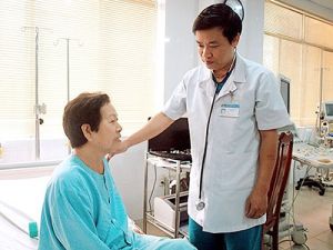 Những bác sĩ trẻ hết lòng vì người bệnh