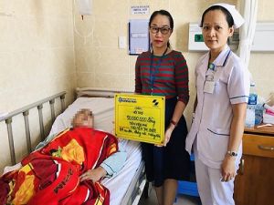 Tổng công ty Sonadezi hỗ trợ 50 triệu đồng cho bệnh nhân nghèo