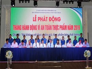 Gần 500 đại biểu tham dự lễ phát động Tháng an toàn thực phẩm năm 2019