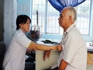 Gỡ khó cho y tế cơ sở