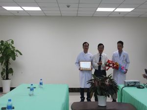 Khen thưởng đột xuất ê kíp phẫu thuật của Bệnh viện Đại học Y dược Shingmark Đồng Nai
