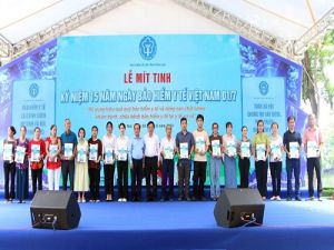 Mít tinh kỷ niệm 15 năm Ngày Bảo hiểm y tế Việt Nam