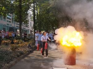 Tập huấn nghiệp vụ phòng cháy chữa cháy và thực hành tại chỗ tại Bệnh viện Nhi đồng Đồng Nai