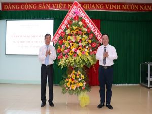 Lãnh đạo tỉnh chúc mừng ngành Y tế nhân Ngày Thầy thuốc Việt Nam 27/2