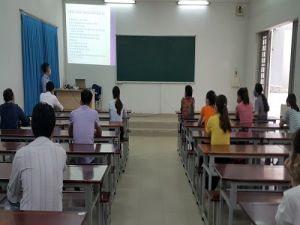 Tập huấn cho nhân viên làm việc tại khu cách ly Trường cao đẳng y tế Đồng Nai