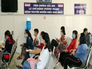 Theo dõi và chăm sóc trẻ sau tiêm chủng