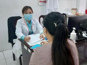 Làm thế nào để mẹ nhiễm HIV sinh con ra khỏe mạnh