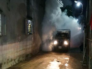 Phun hóa chất diệt muỗi diện rộng phòng chống sốt xuất huyết tại phường Phước Tân