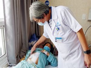 Phẫu thuật lấy khối u xơ tử cung nặng hơn 4kg cho bệnh nhân