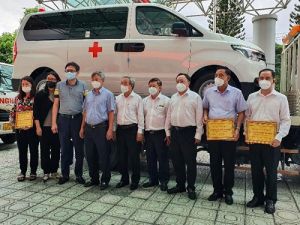 Tặng 3 xe cứu thương cho ngành Y tế phục vụ chống dịch